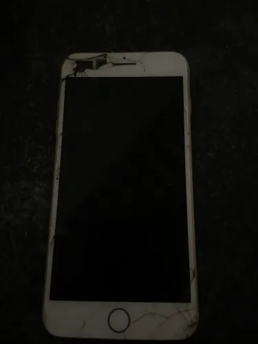iPhone 8 Plus - APENAS PARA RETIRADA DE PEÇAS SOLTAS