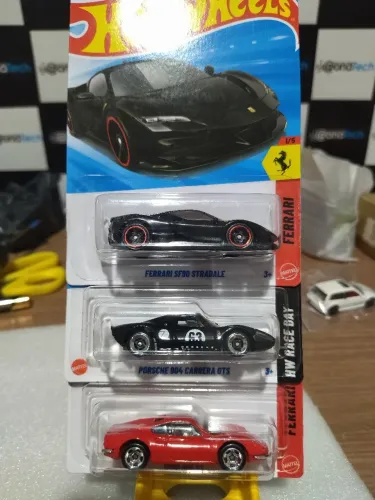 3 miniaturas hotwheels