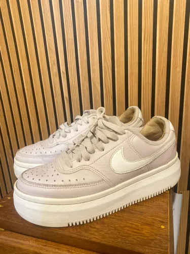 Tênis Nike cort vision lilás com branco original