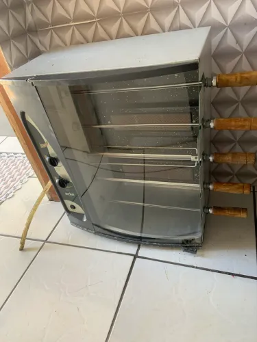 CHURRASQUEIRA A GÁS ARKE AGR-05 - Com espetos giratórios e 2 queimadores