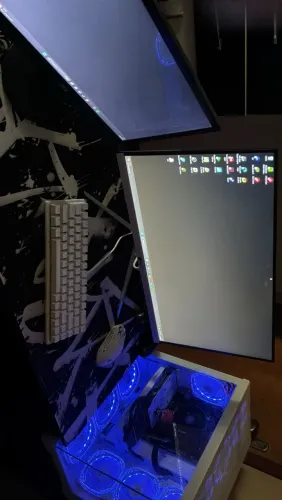 Pc gamer, com periféricos e monitores