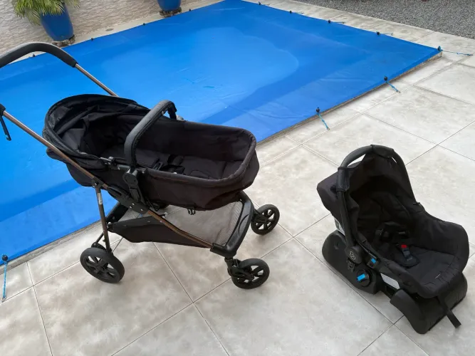 Kit Carrinho e bebê conforto com base