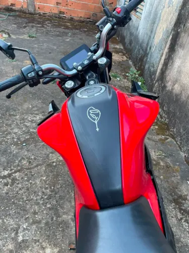 Vendo cb 300 2024 veja o anúncio.