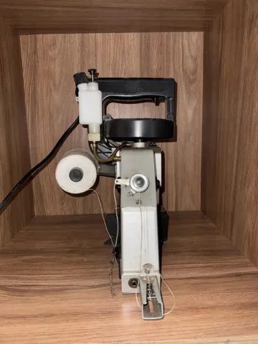 VENDO MÁQUINA FECHADEIRA INDUSTRIAL