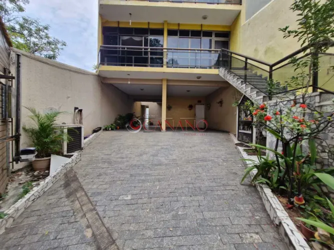 Casa de luxo à venda no Bairro dos Ingleses com 411m², piscina, churrasqueira, 4 suítes e 