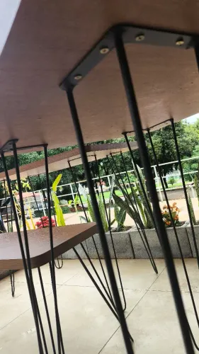Pés de ferro para mesas, mesas de centro ou bancos.