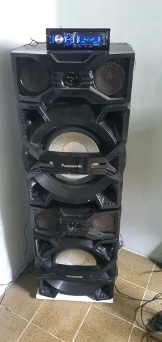 Caixas panasonic e som de carro na caixa 