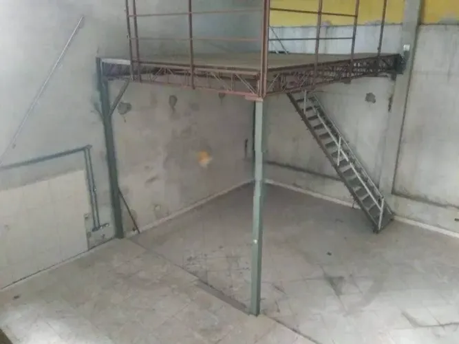 Mezanino reforçado 20m²