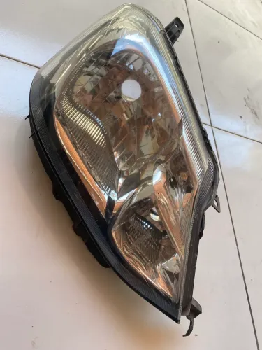 Vendo farol lado direito Etios original 