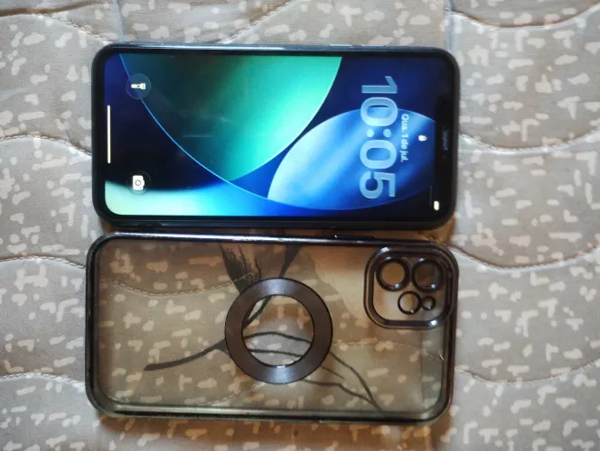 iPhone 11 64GB ( NAO TROCO)