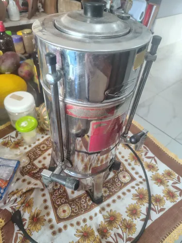 VENDO CAFETEIRA INDUSTRIAL SEMI NOVA EM EXCELENTE ESTADO DE CONSERVAÇÃO