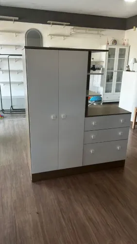 Guarda roupa/ cômoda
