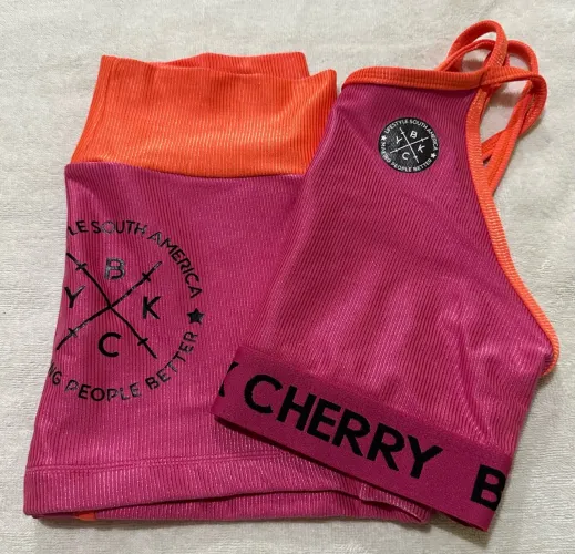 Conjunto de top e short da Black Cherry Tamanho M