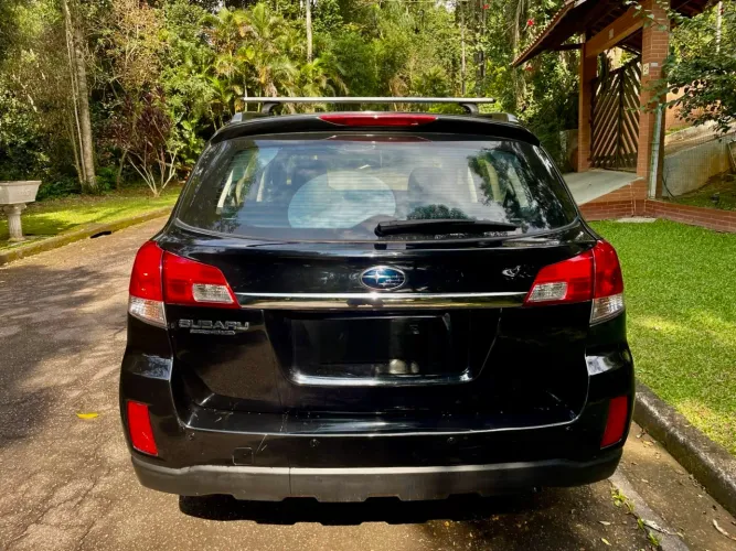 Subaru Outback 3.6 H6 SW Aut. 2011