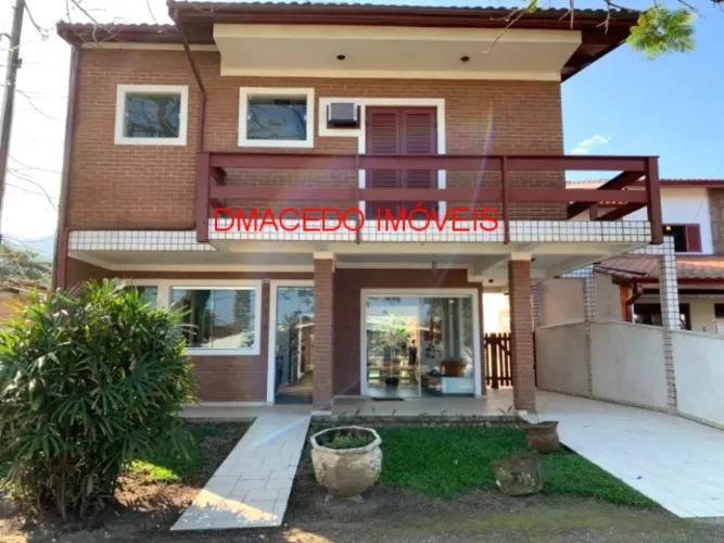 Casa para venda em Condominio Lagoinha de 250.00m² com 4 Quartos, 2 Suites e 4 Garagens