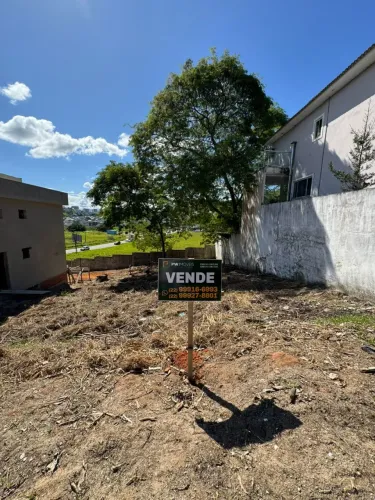VENDE | Terreno residencial localizado dentro de condomínio fechado.