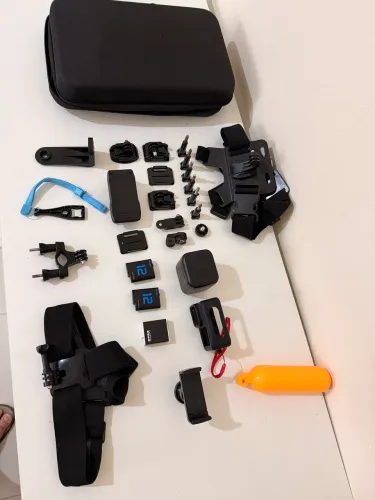Gopro Hero 12 com acessórios 
