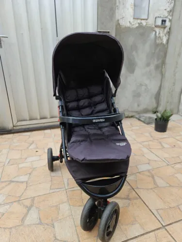 carrinho de bebê