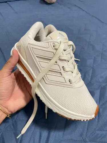 Tênis Adidas feminino