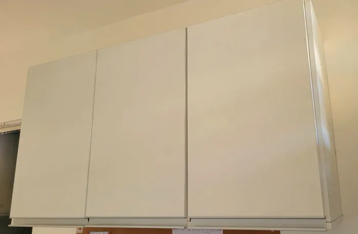 Armário Aéreo de Cozinha em MDF Branco em excelente estado