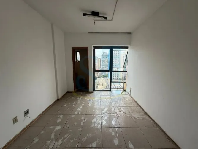 Sala Comercial no Centro de BH: 1 Sala, 1 Banheiro, 30,66m² - Venda ou Locação