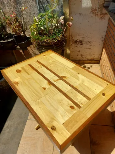 Mesa de madeira 4 lugares