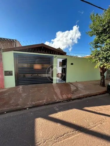 CASA COM 2 QUARTOS - PARATI