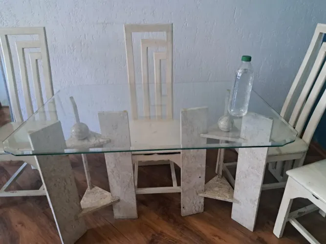 Mesa de vidro com mármore Bahia e 4 cadeiras 
