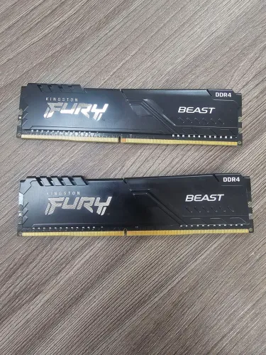 Memória RAM 8GB DDR4 3200MHz Kingston Fury Beast.