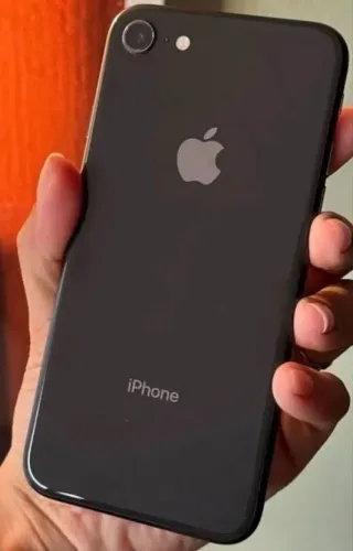 IPHONE 8