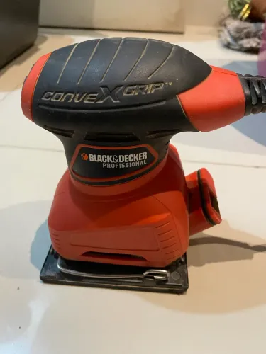 Lixadeira orbital Black+Decker 180W 127V
