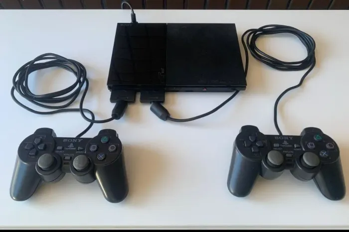 Playstation 2 Slim da Sony