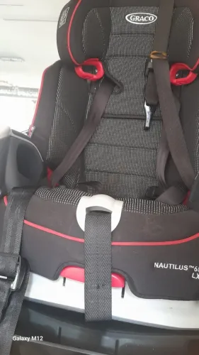 Cadeira infantil Graco Nautilus 65 LX - Usada em Bom Estado