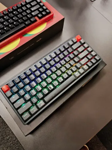 Teclado Keychron K2 Switch Brown com frame de metal, RGB e caixa