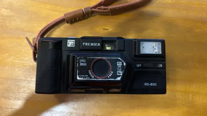 Câmera Analógica Premier PC-500 (35mm) - Funcionando