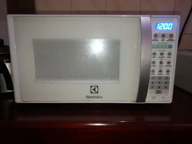 Microondas Electrolux MT 030 20 Litros - Novo!!!