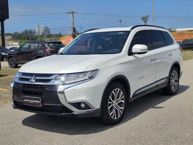 Mitsubishi Outlander 2.2 165cv Diesel Aut. 2016