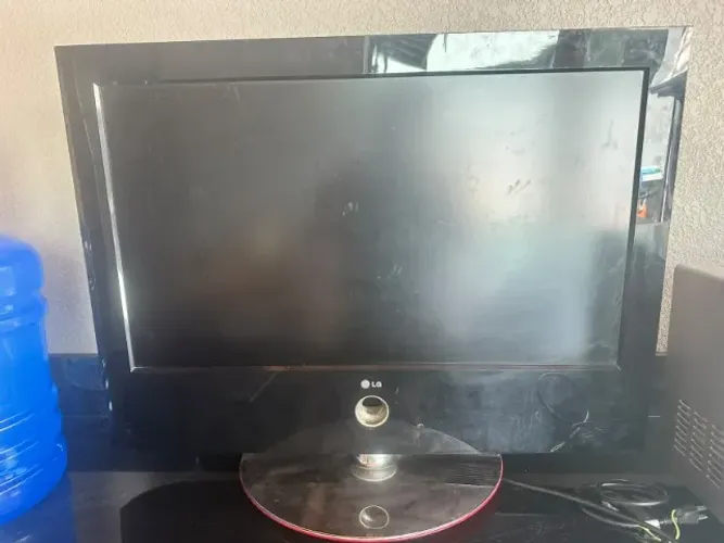TV LG 32 LCD + Controle - Funcionando - 32LG60UR 
