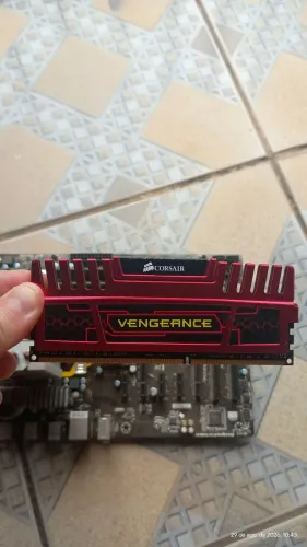 Memória RAM Corsair ddr3 16gb 1600mhz