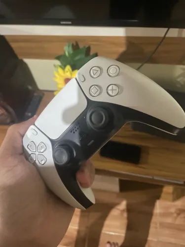 PS5 slim Digital 1TB - Semi Novo (Comprado em Maio/2025)