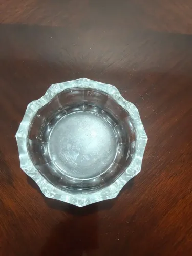 Cinzeiro antigo em cristal pesado importado.