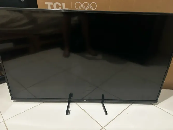 Televisão TCL 50P615 50 Polegadas com defeito