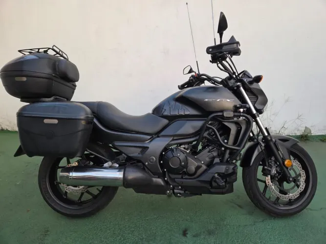 VENDO HONDA CTX 700N  