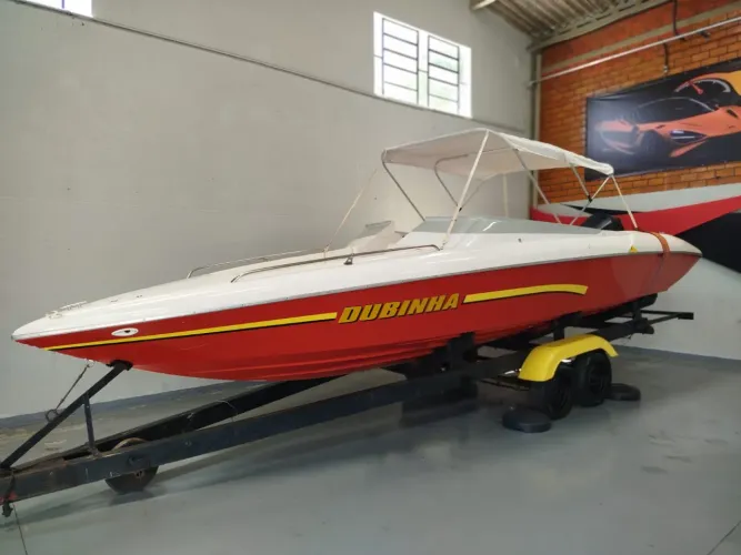 Lancha 7,61 m - 25 pés motor 225 HP