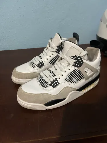 Tênis Air Jordan 4 Militaray black Original.