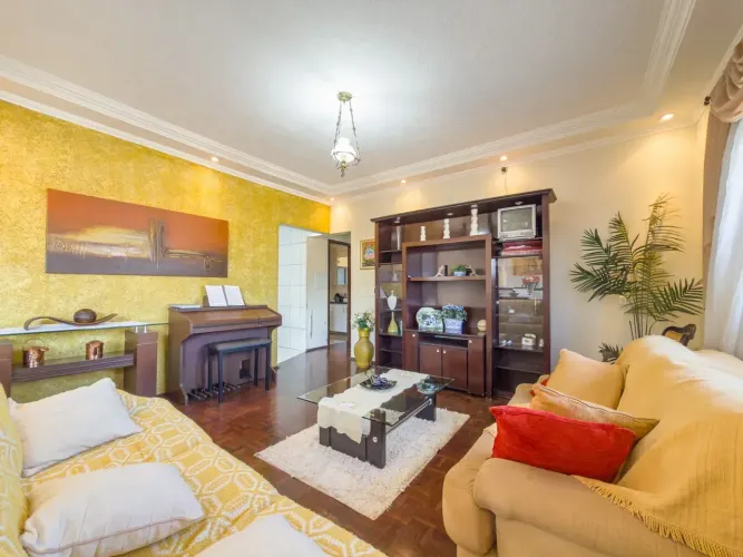 Venda - Oportunidade em Londrina: Moradia + Renda no Mesmo Imóvel, Sobrado Comercial - San
