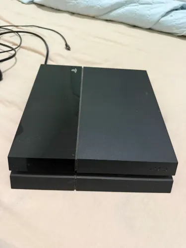 Playstation 4 - Dois Controles