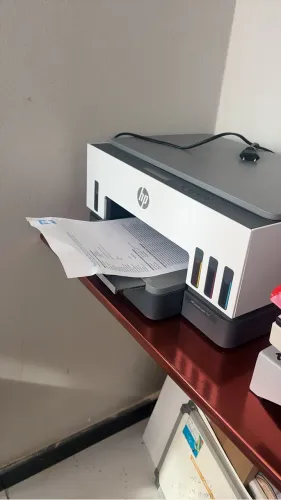 Impressora semi nova com cartuchos cheios de fábrica