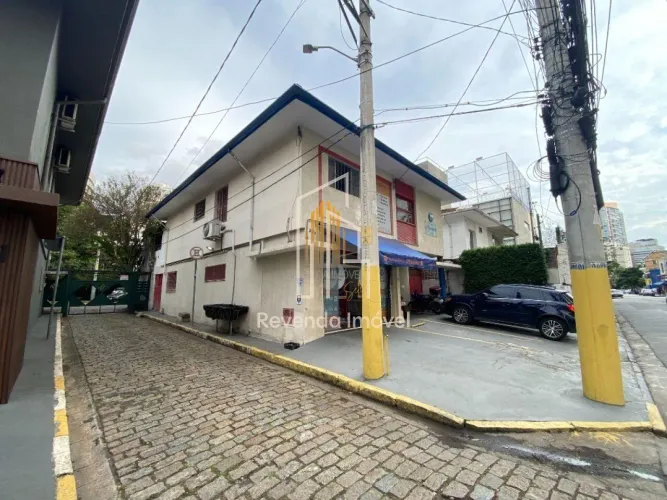 Vila Olímpia - Casa Comercial á venda com 106² 4 comados, 2 banheiros 1 vaga