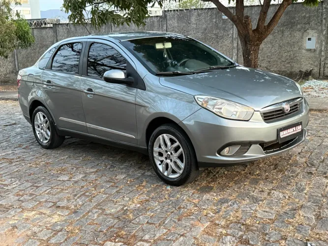 Fiat Grand Siena Essence 1.6 Flex 16V 2013